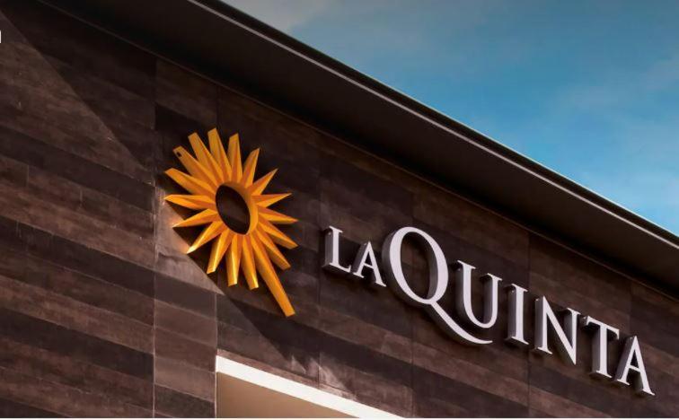 La Quinta Inn & Suites By Wyndham Tulsa Downtown - Route 66 Εξωτερικό φωτογραφία
