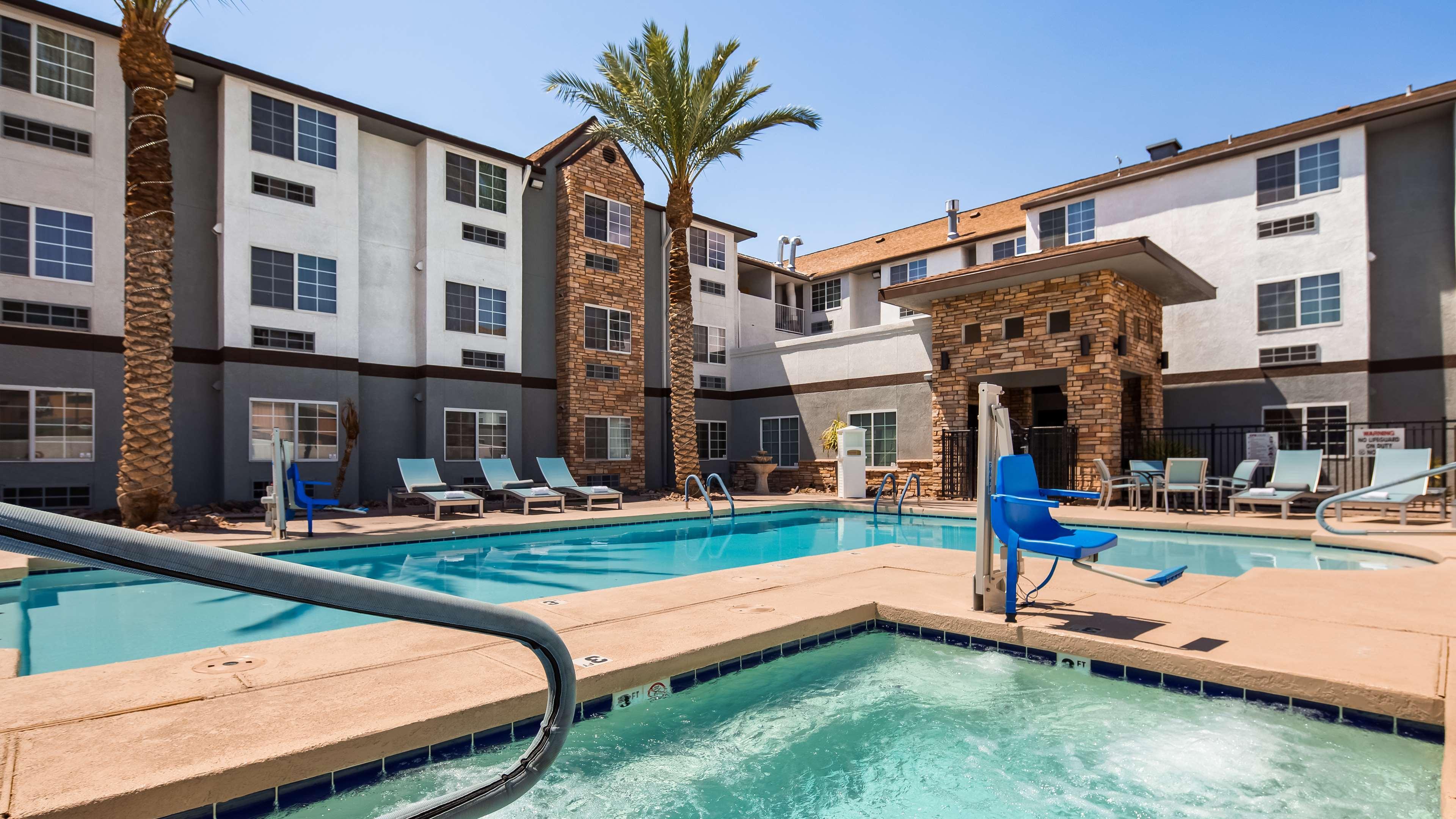 La Quinta Inn & Suites By Wyndham Tulsa Downtown - Route 66 Εξωτερικό φωτογραφία