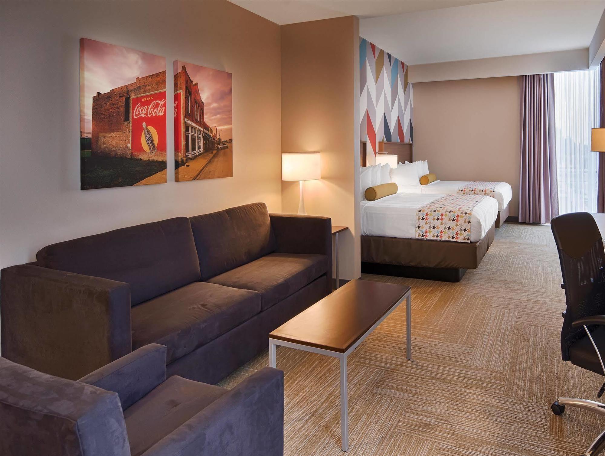 La Quinta Inn & Suites By Wyndham Tulsa Downtown - Route 66 Εξωτερικό φωτογραφία